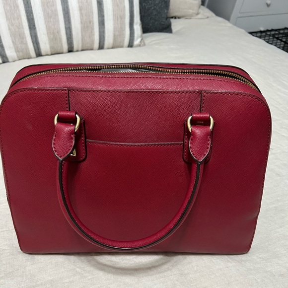 MICHAELKORS BURGENDY BAG - Picture 2 of 6